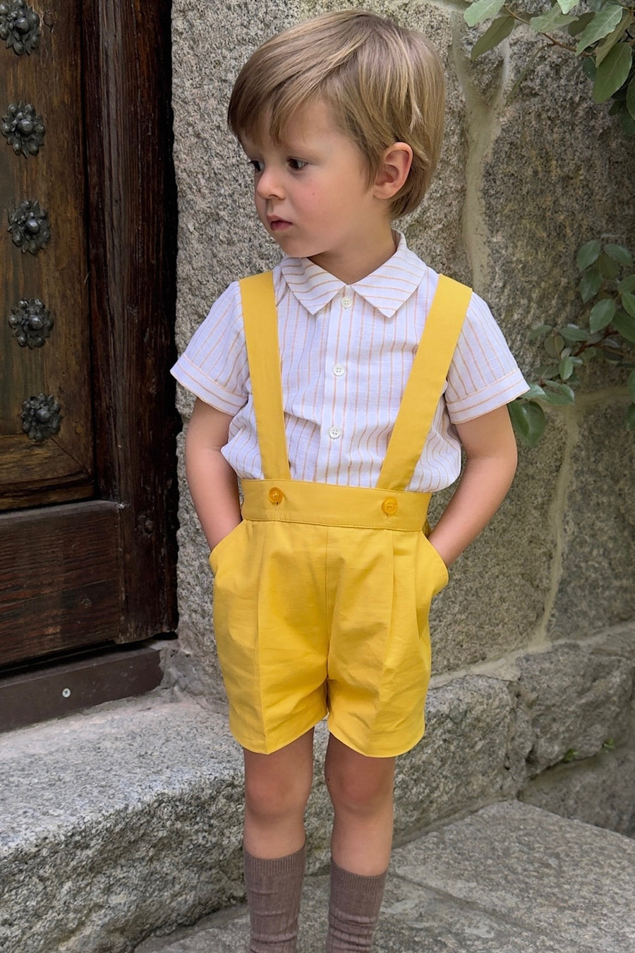 Bermuda tirantes con Camisa Lino rayas